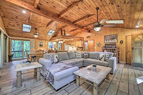 Cozy Lake Toxaway Escape w/ Deck, Fire Pit & Grill