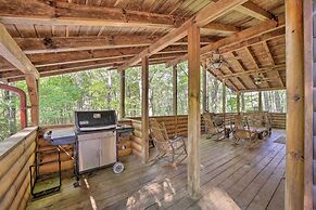 Fire Pit & Grill: Cozy Cabin in Lake Toxaway!