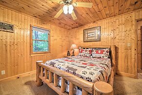 Fire Pit & Grill: Cozy Cabin in Lake Toxaway!