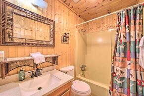 Fire Pit & Grill: Cozy Cabin in Lake Toxaway!