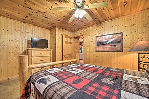 Fire Pit & Grill: Cozy Cabin in Lake Toxaway!