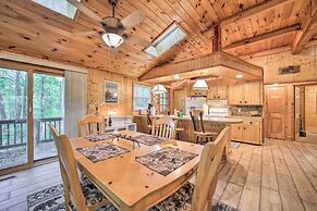 Fire Pit & Grill: Cozy Cabin in Lake Toxaway!