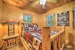 Fire Pit & Grill: Cozy Cabin in Lake Toxaway!