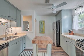 Tampa Bay Area Cottage w/ Gas Grill and Fire Pit!