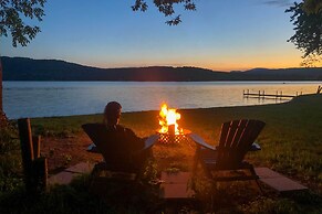 Cozy Lake Champlain Cottage w/ Beautiful View