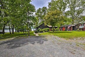 Cozy Lake Champlain Cottage w/ Beautiful View