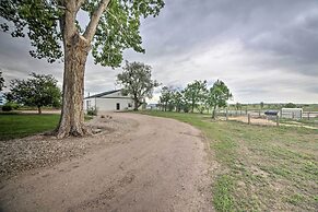 Lovely Barn Loft w/ Mountain Views on Horse Estate