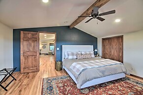 Lovely Barn Loft w/ Mountain Views on Horse Estate