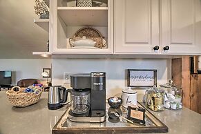 Lovely Barn Loft w/ Mountain Views on Horse Estate