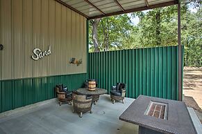 Kingston Home w/ Pickleball: Steps to Lake Texoma!