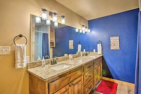 Kingston Home w/ Pickleball: Steps to Lake Texoma!