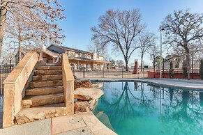 Kingston Home w/ Pickleball: Steps to Lake Texoma!