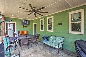 Kingston Home w/ Pickleball: Steps to Lake Texoma!