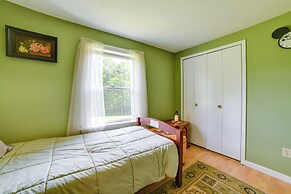 Quiet Catskills Getaway w/ Deck & Mtn Views