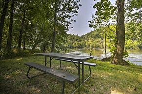 Shenandoah River Getaway < 9 Mi to Downtown Luray!