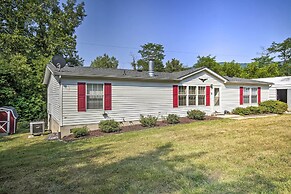 Shenandoah River Getaway < 9 Mi to Downtown Luray!