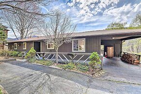 Best Location - Maggie Valley Cabin w/ Hot Tub!