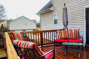 Pet-friendly Clarksville Home w/ Backyard!