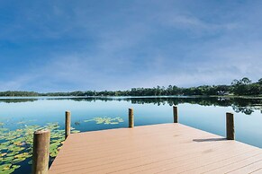 Lovely Hawthorne Home w/ Private Boat Dock!