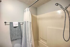 Albany Home < 1 Mi to Dale Hollow Lake!