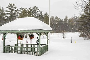 Bartlett Condo ~ 1 Mi to Attitash Resort!