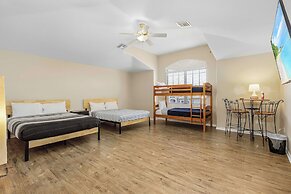 Canalfront Oasis: Cape Coral Home w/ Pool & Spa