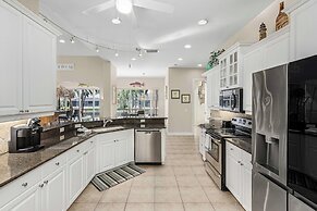 Canalfront Oasis: Cape Coral Home w/ Pool & Spa