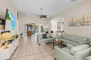 Canalfront Oasis: Cape Coral Home w/ Pool & Spa