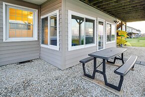 Potomac Waterfront Retreat w/ Dock & Kayaks