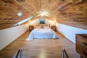 Holiday Home for up to 7 Pool Countryside by sea