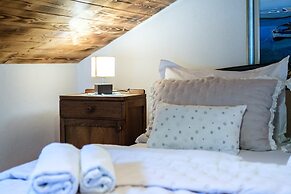 Holiday Home for up to 7 Pool Countryside by sea