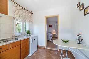 Holiday Home for up to 7 Pool Countryside by sea