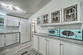 Tranquil Creekfront Bryson City Home w/ Grill!