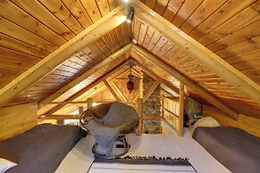 1 Mi to Beach & Lake: Breezy Point Cabin w/ Yard!