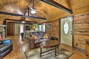 1950's Serenity Pond Cabin w/ View: Peace & Quiet!