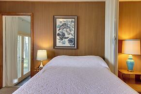 Pelican Lake Cabin: Private Beach + Scenic Sunsets