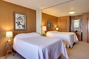 Pelican Lake Cabin: Private Beach + Scenic Sunsets