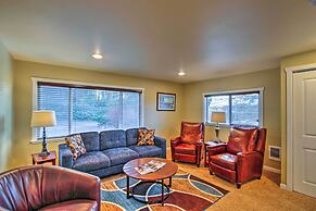 Peacock Hill Retreat on 1 Acre, 1 Mi to Harbor