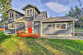 Peacock Hill Retreat on 1 Acre, 1 Mi to Harbor