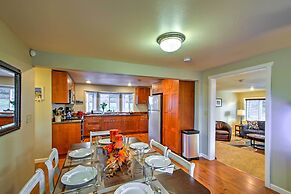 Peacock Hill Retreat on 1 Acre, 1 Mi to Harbor