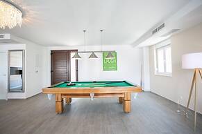 Stunning Villa Avalon for 9 Pool 2 Mins to Beach