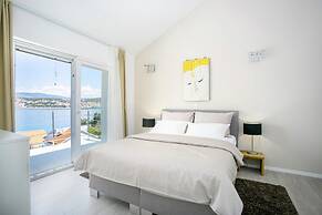 Stunning Villa Avalon for 9 Pool 2 Mins to Beach