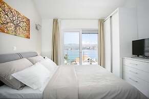 Stunning Villa Avalon for 9 Pool 2 Mins to Beach