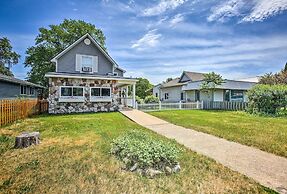 Elegant Stone Cottage: Steps to Crystal Lake Beach