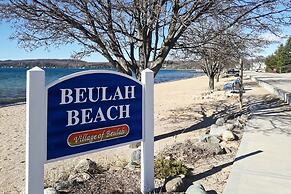 Elegant Stone Cottage: Steps to Crystal Lake Beach