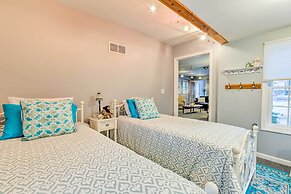 Elegant Stone Cottage: Steps to Crystal Lake Beach