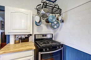 Charming Montrose Family Home: Block to Downtown!