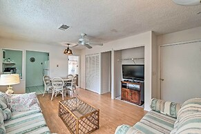 Central Venice Apartment w/ Balcony, Walk to Beach