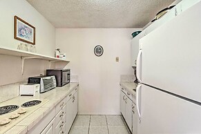 Central Venice Apartment w/ Balcony, Walk to Beach