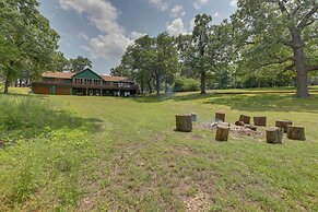 Shared Boat Dock: Lakefront Grove Getaway!